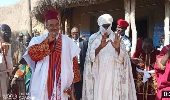 Fig. 3b: The Bamoun Sultan and Wife in German Fig. 3c: Bamoun Man Pays Honour to His King Administrative DressingThe power and authority of Sultan Njoya grew to prominence as the Germans projected him above all other leaders and communities in the West Region. They awarded him a medal for loyal services to them (see fig 3b above). Fortunately or unfortunately, the Germans were defeated in the First World War and bundled out of Cameroon by the French and British. The Bamoun Sultanate fell within the zone controlled by the French. Sultan Njoya mounted a stiff resistance against the new French administration that had embarked on curbing and sapping away the excessive power of the Bamoun leader. This brought strains in their relations and the French were compelled to dethrone Sultan Njoya and send him on exile to Yaounde where he died on 30 May