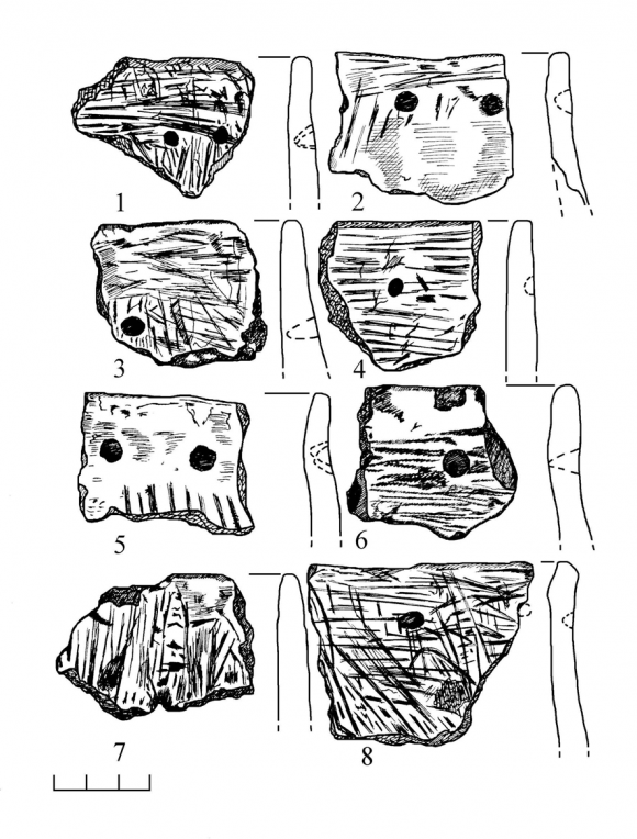 Figure 1 : Hill fort Tarilovo. Pottery of Dnieper-Dvina Culture.