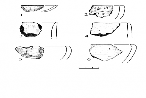 Figure 5 : Hill fort Ratjunki. Jar-shaped vessels of Dnieper-Dvina Culture.