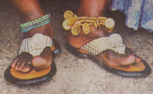 . Here the meaning of the ahenema, both from the point of view of pattern and colour are in co-textuality with beads embellished with The Poetics of Traditional Ghanaian Beads Volume XV Issue II Version I