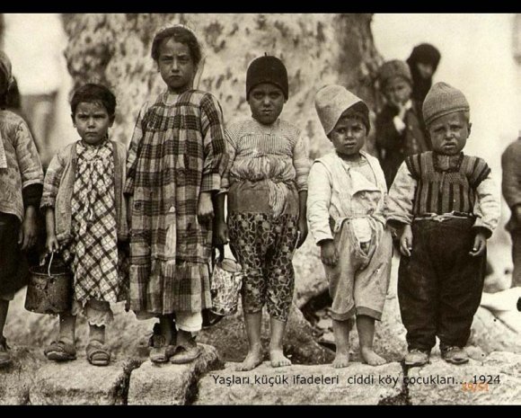 Analysis of Metadiscourse in the Abstracts of English Academic Papers metadiscourse and interactional metadiscourse in abstracts of linguistic and mathematical academic papers? 2) What are the differences between abstracts b) Research Questions This study mainly focuses on three questions: 1) What are the distribution features of interactiveTable 4: